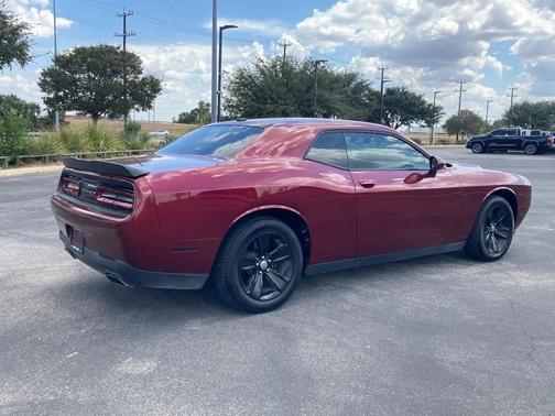 2018 Dodge Challenger SXT