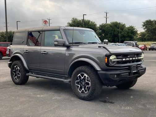 2023 Ford Bronco Outer Banks