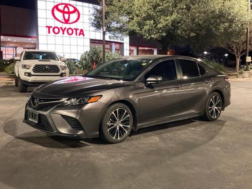 2020 Toyota Camry SE