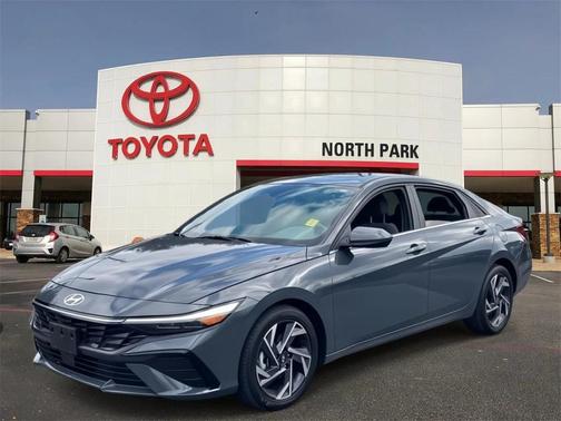 2024 Hyundai ELANTRA SEL