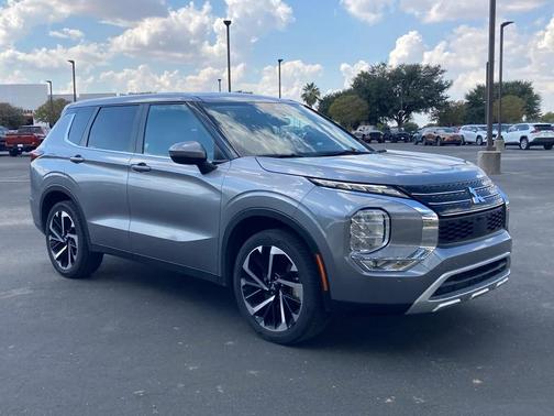 2024 Mitsubishi Outlander SE Black Edition