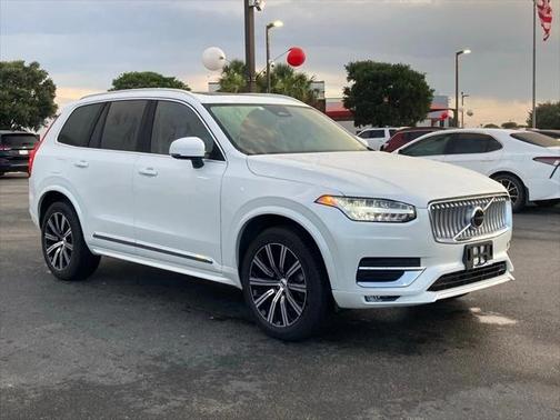 2025 Volvo XC90 B5 Core