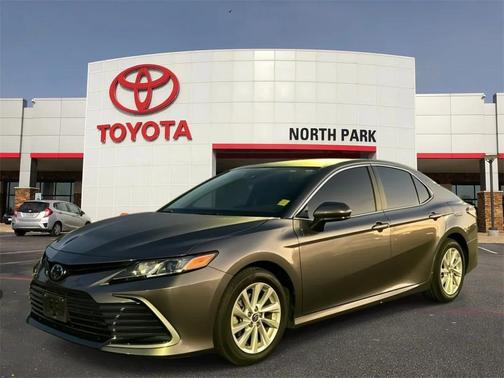 2024 Toyota Camry LE