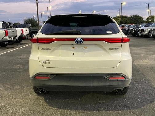 2022 Toyota Venza LE