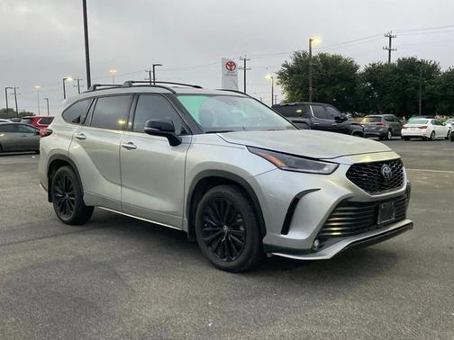 2024 Toyota Highlander XSE