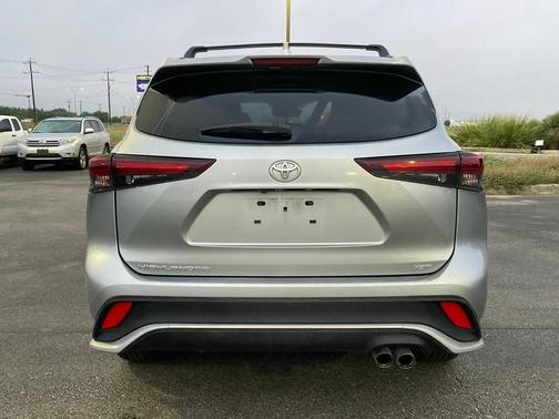 2024 Toyota Highlander XSE