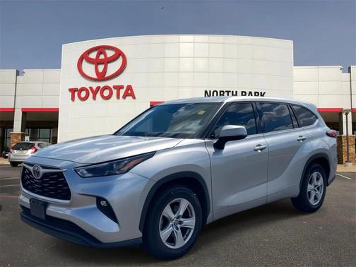 2022 Toyota Highlander LE