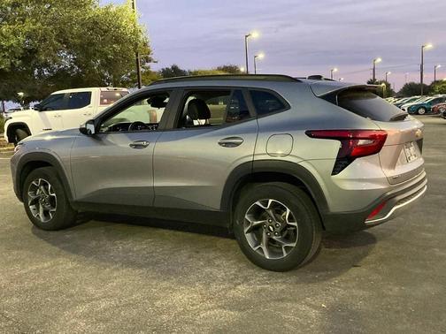 2024 Chevrolet Trax LT