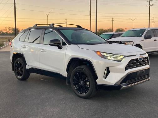 2024 Toyota RAV4 Hybrid SE