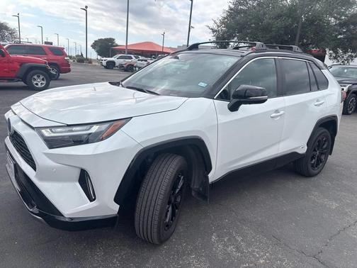 2024 Toyota RAV4 Hybrid SE