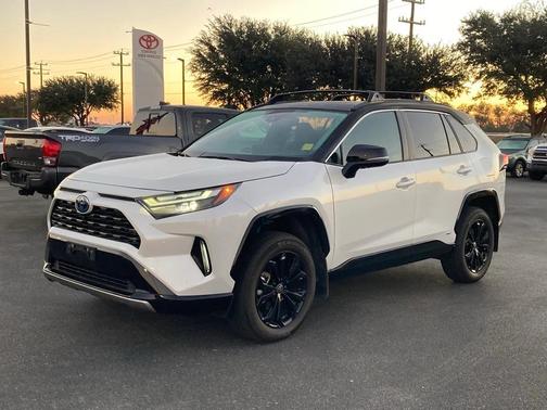 2024 Toyota RAV4 Hybrid SE