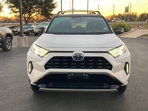 2024 Toyota RAV4 Hybrid SE