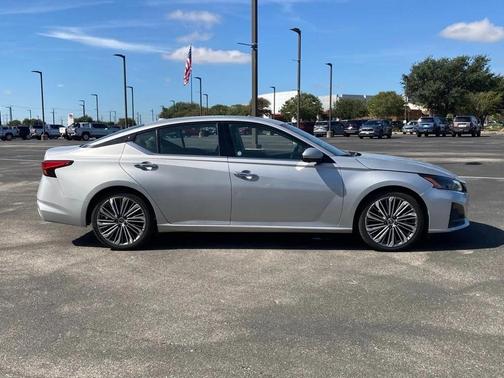 2023 Nissan Altima 2.5 SL