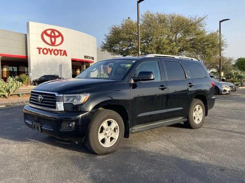 2020 Toyota Sequoia SR5