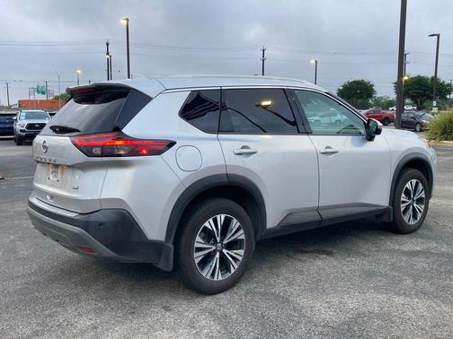 Brilliant Silver Metallic 2021 Nissan Rogue SV