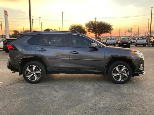 2025 Toyota RAV4 Hybrid SE