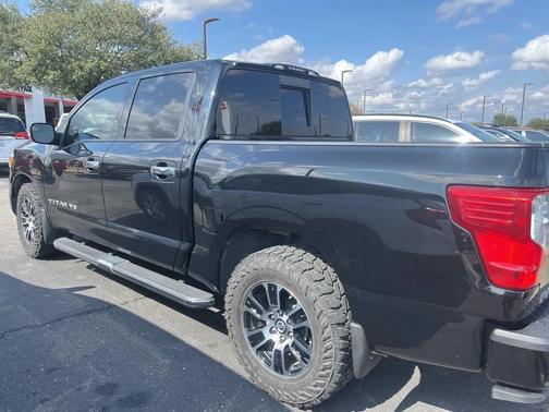 2020 Nissan Titan SV
