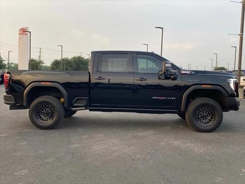 2025 GMC Sierra 2500 AT4