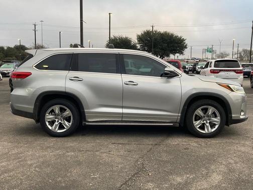 2017 Toyota Highlander Limited
