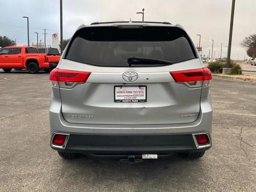 2017 Toyota Highlander Limited