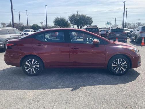 2025 Nissan Versa 1.6 SV