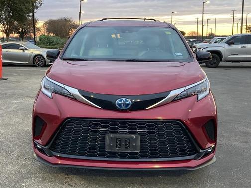 2024 Toyota Sienna XSE 7 Passenger