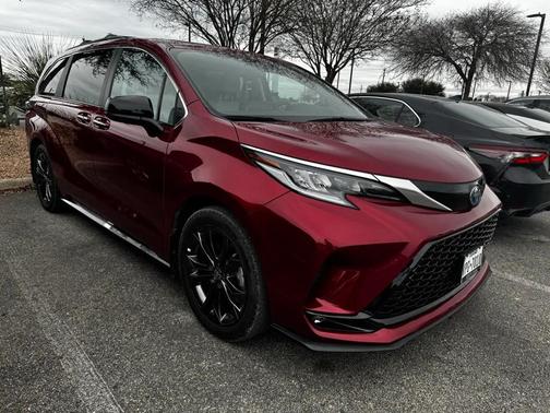 2024 Toyota Sienna XSE 7 Passenger