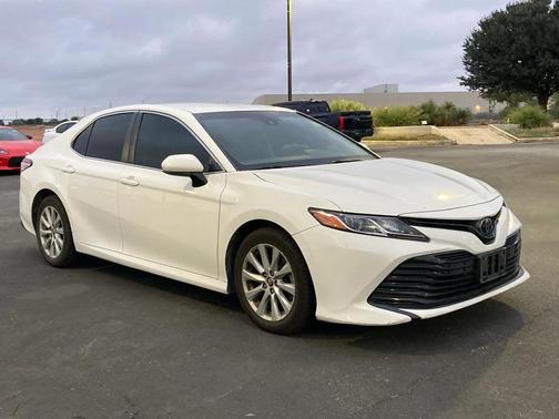 2018 Toyota Camry LE