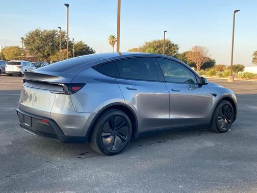 2026 Tesla Model Y Long Range Dual Motor All-Wheel Drive