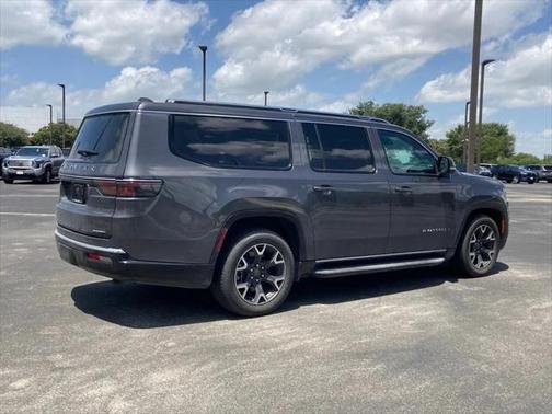 2023 Jeep Wagoneer L Series III 4x4