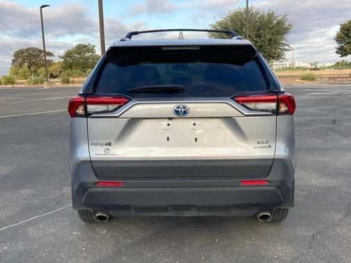 2024 Toyota RAV4 Hybrid XLE Premium
