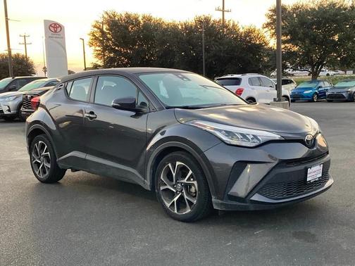 2022 Toyota C-HR XLE