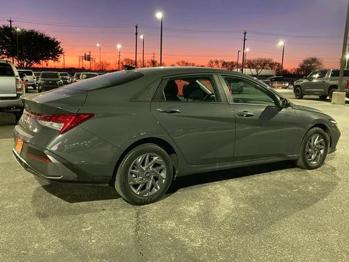 2025 Hyundai ELANTRA HEV Blue