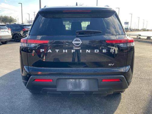 2024 Nissan Pathfinder SV FWD