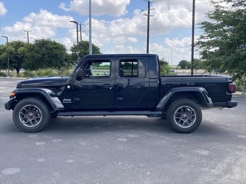 2023 Jeep Gladiator Overland