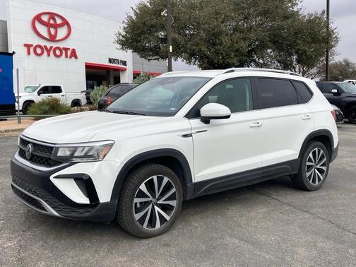 2024 Volkswagen Taos 1.5T SE