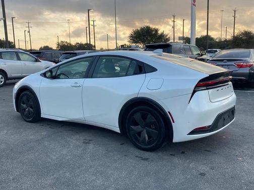 2023 Toyota Prius LE