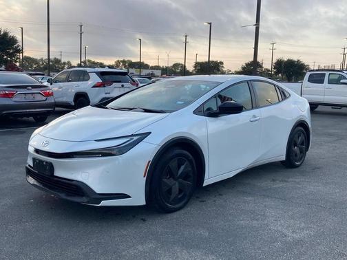 2023 Toyota Prius LE