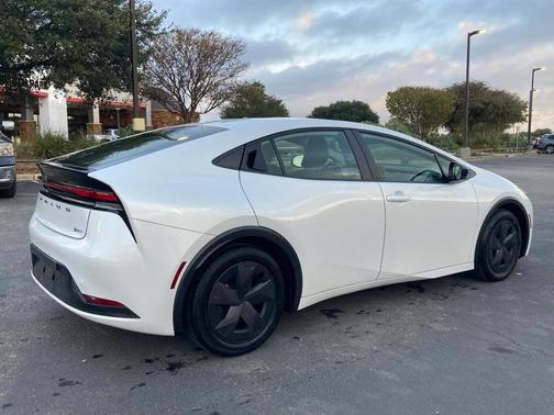 2023 Toyota Prius LE
