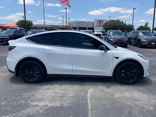 2022 Tesla Model Y Long Range Dual Motor All-Wheel Drive