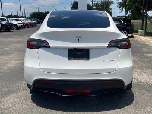 2022 Tesla Model Y Long Range Dual Motor All-Wheel Drive