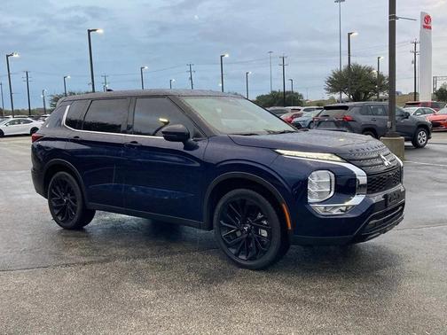 2022 Mitsubishi Outlander SE