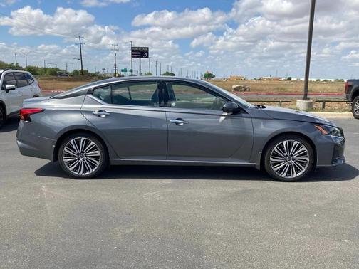 2023 Nissan Altima 2.5 SL