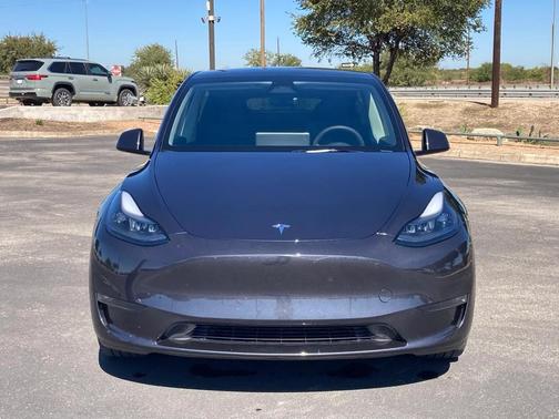 2024 Tesla Model Y Long Range Dual Motor All-Wheel Drive
