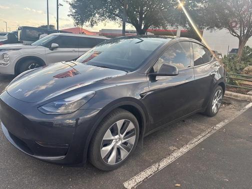 2024 Tesla Model Y Long Range Dual Motor All-Wheel Drive