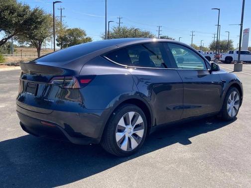 2024 Tesla Model Y Long Range Dual Motor All-Wheel Drive