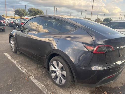 2024 Tesla Model Y Long Range Dual Motor All-Wheel Drive