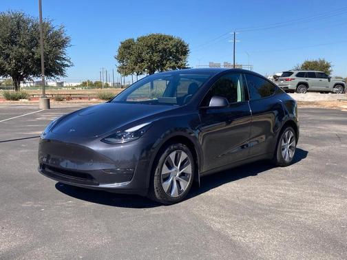 2024 Tesla Model Y Long Range Dual Motor All-Wheel Drive