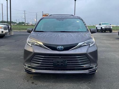 2021 Toyota Sienna Platinum 7 Passenger