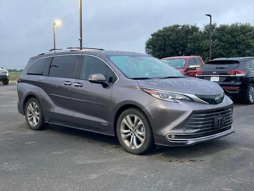 2021 Toyota Sienna Platinum 7 Passenger